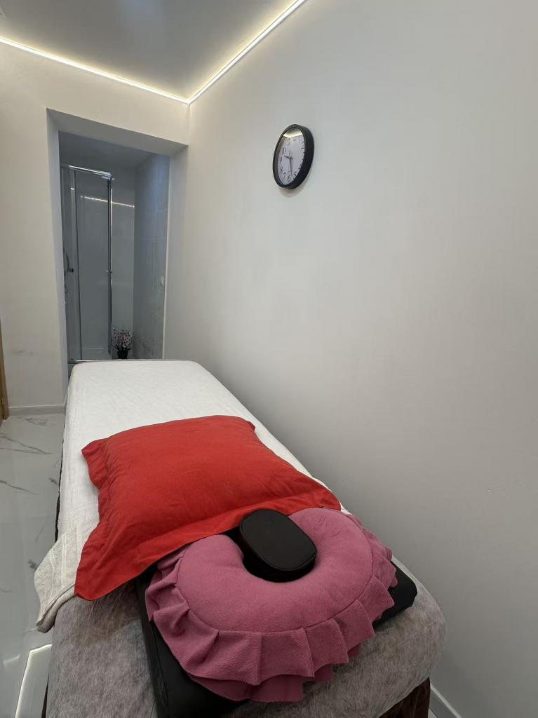 612299666: Chica busca chico en Madrid