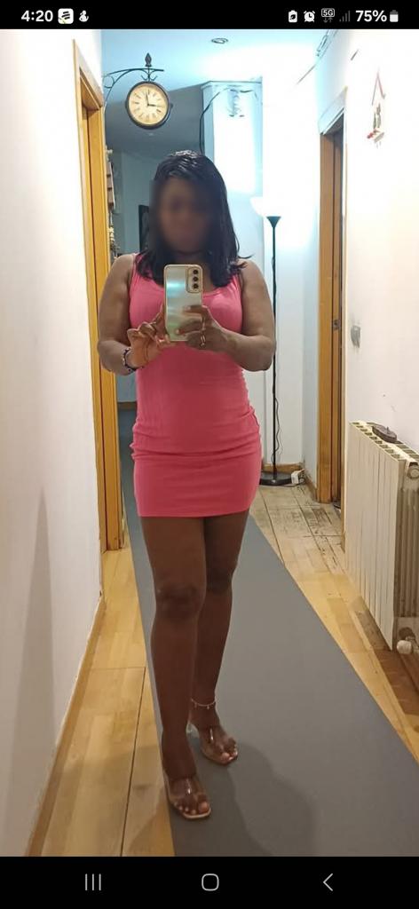 642643206: Chica busca chico en Barcelona