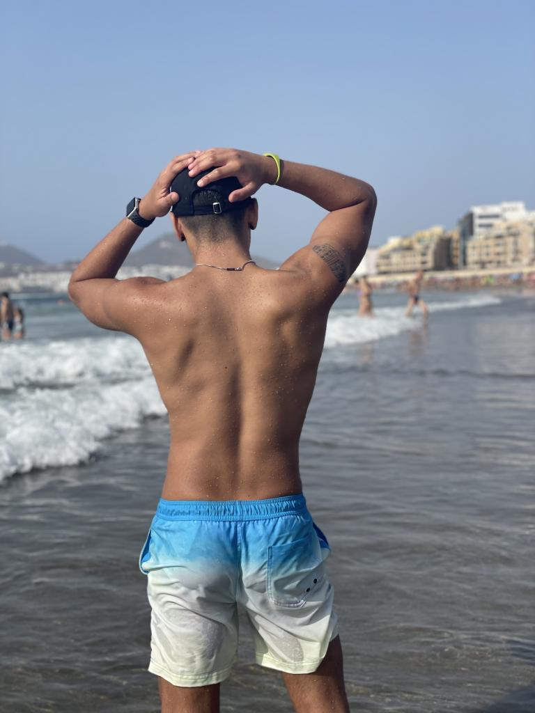 642161060: Chico busca chica en Las Palmas