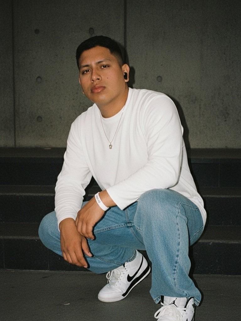 Chico busca chica en Sevilla: 