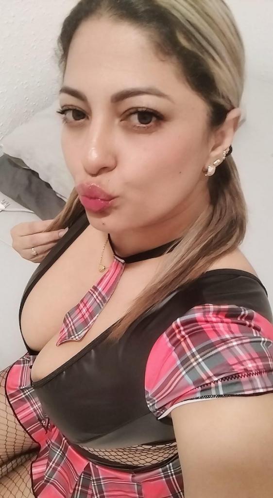 641773093: Chica busca chico en Barcelona