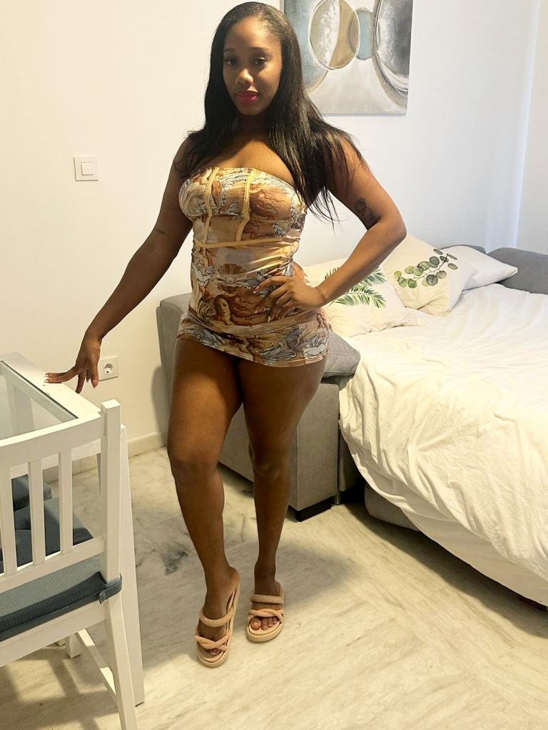 633526861: Chica busca chico en Sevilla