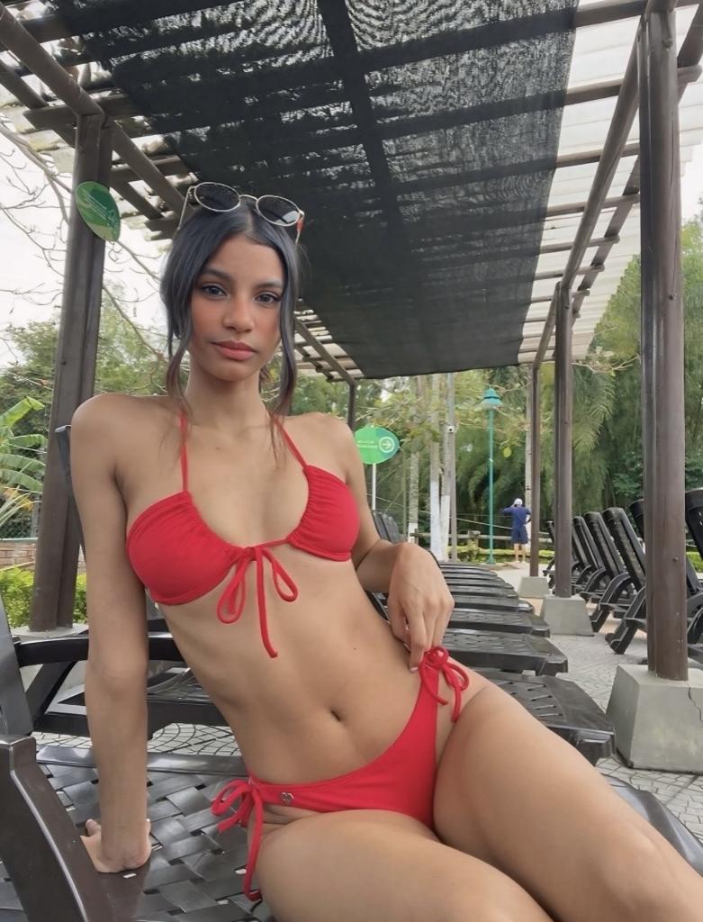 666928332: Chica busca chico en La Coruña