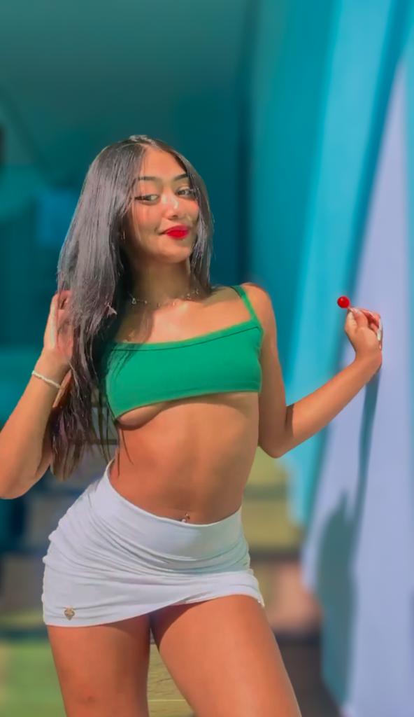 Chica busca chico en Alicante: Chica busca chico