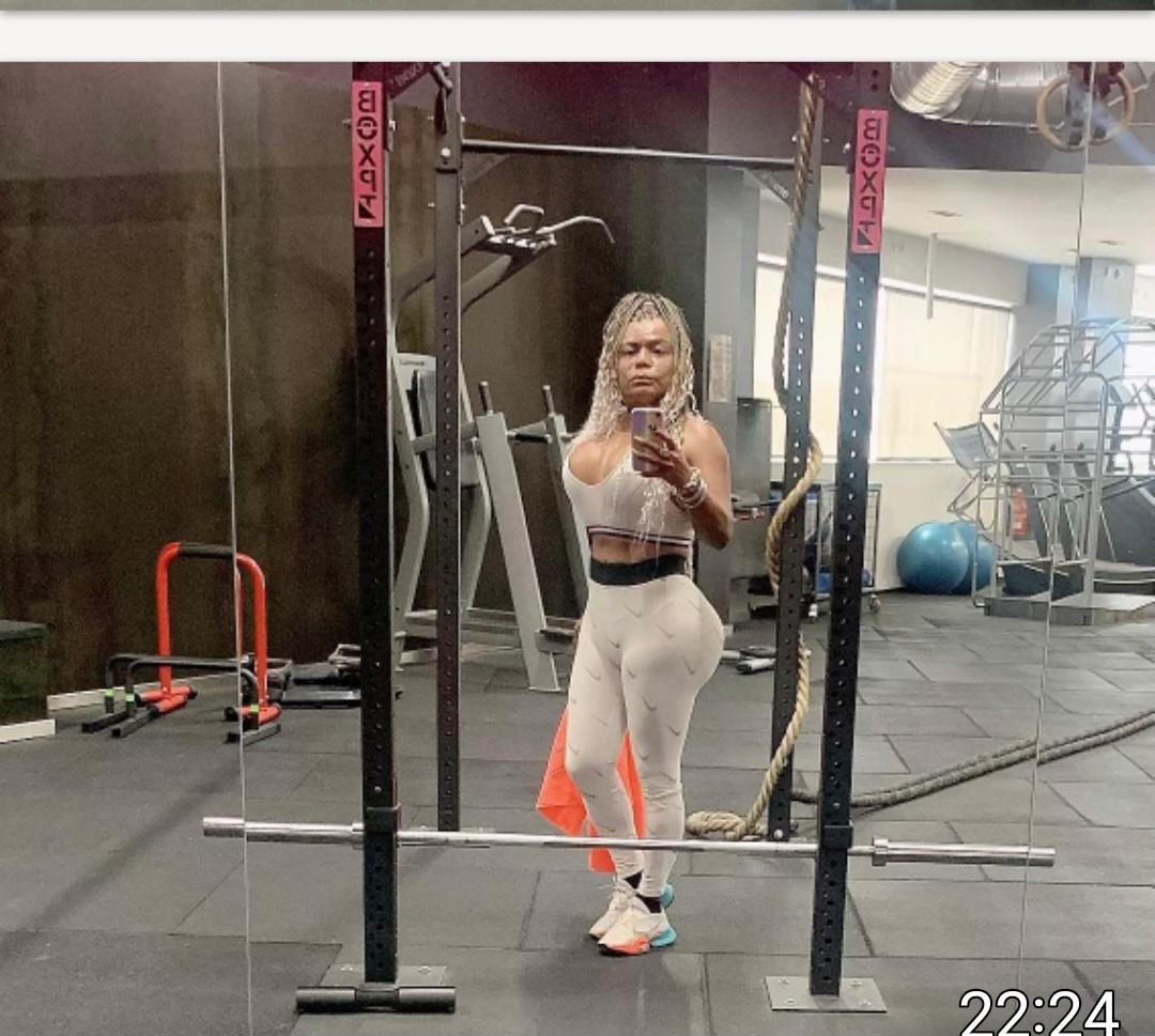 667442745: Transexual en Gerona