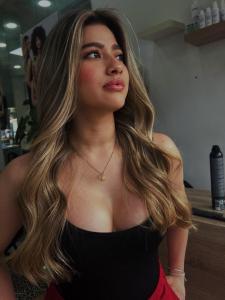 664645884: Chica busca chico en Sevilla