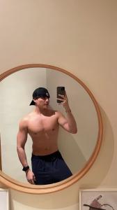 692972990: Chico busca chica en Valencia