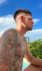 613831618: Chico busca chica en Barcelona