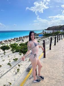 674624206: Chica busca chico en Barcelona