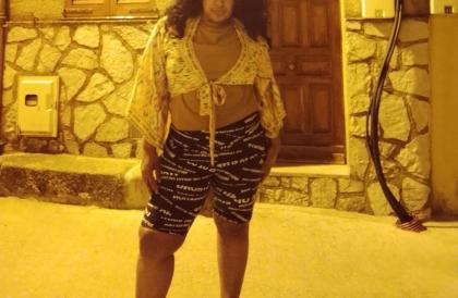 613446944: Chica busca chico en Gerona