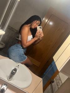 663582673: Chica busca chico en Murcia