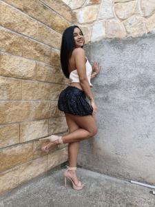 664874220: Chica busca chico en Madrid