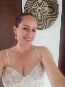 985217795: Chica busca chico en Asturias