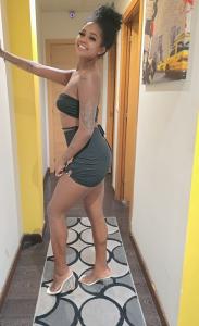 676463299: Chica busca chico en Pontevedra