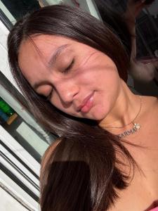 674624205: Chica busca chico en Barcelona