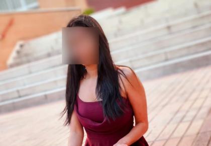 697766701: Chica busca chico en Madrid