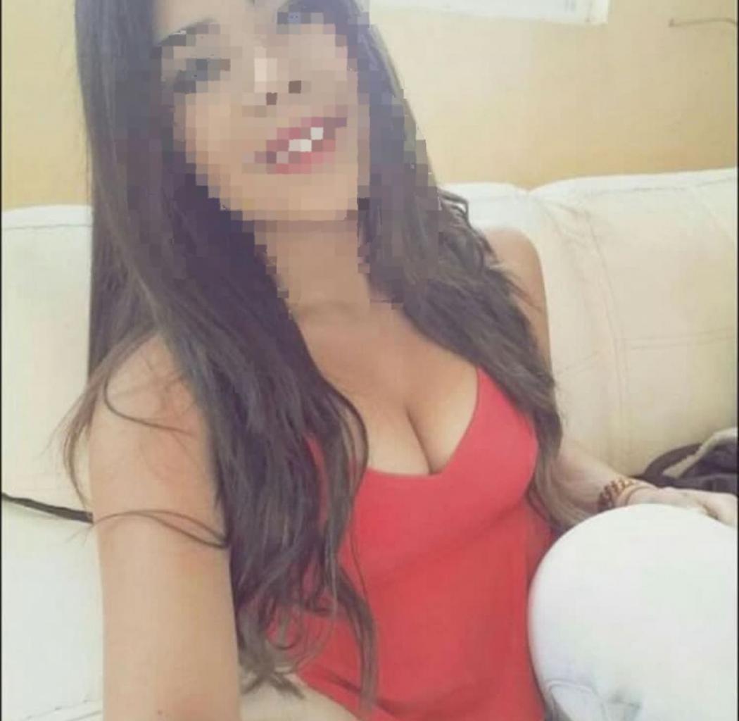 643978028: Chica busca chico en Barcelona