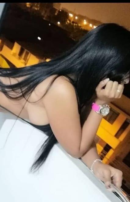 611247879: Chica busca chico en Granada