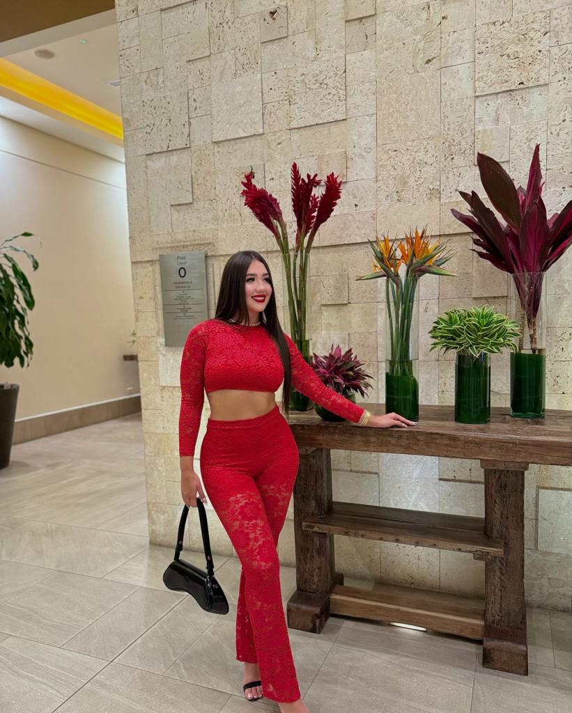 660790186: Chica busca chico en Sevilla