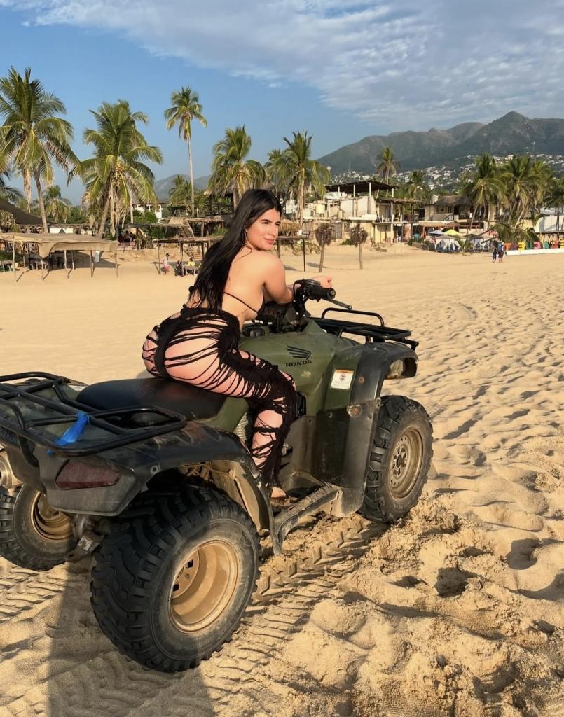 663486749: Chica busca chico en Málaga