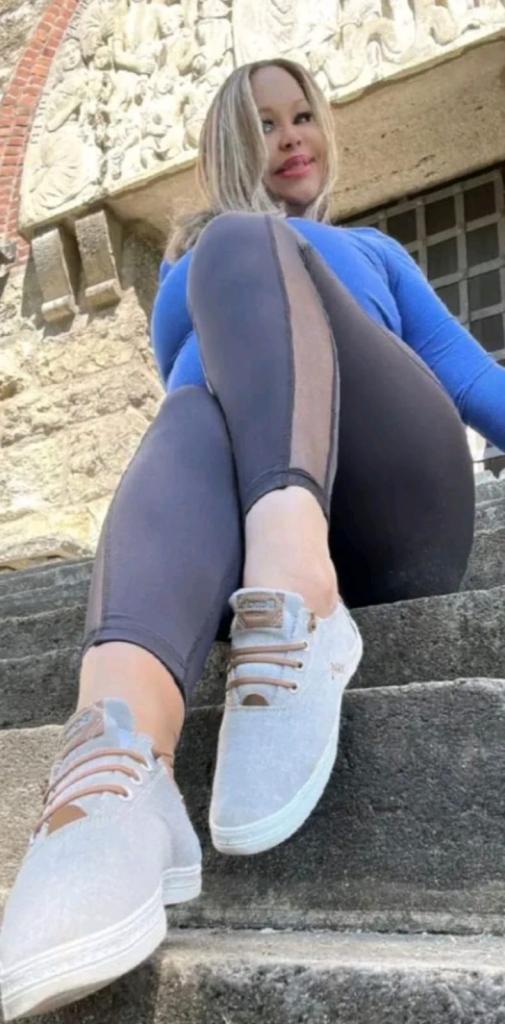 613805994: Chica busca chico en Málaga