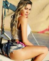 631393965: Chica busca chico en Cantabria