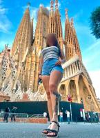 672144982: Chica busca chico en Barcelona