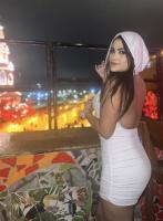 613793336: Chica busca chico en Barcelona