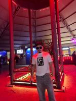 664645884: Chica busca chico en Sevilla