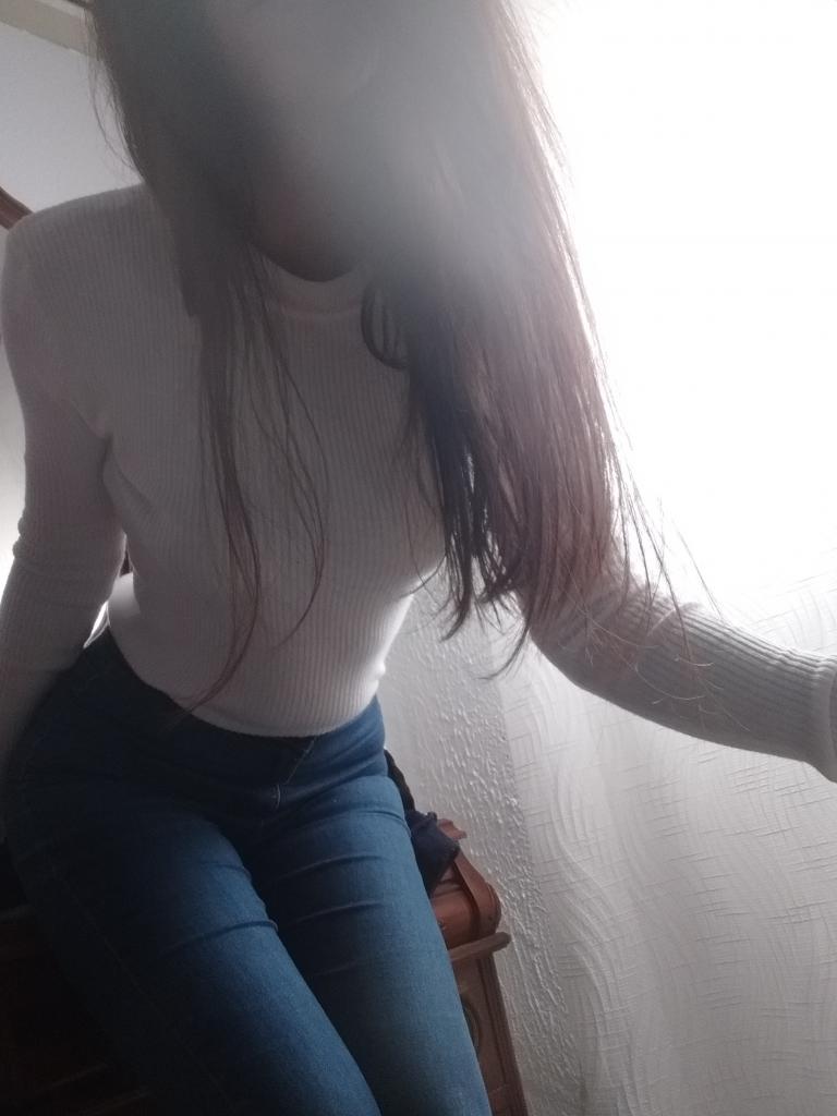 687659072: Chica busca chico en Sevilla