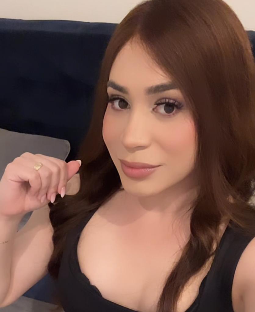 647832550: Transexual en Cantabria