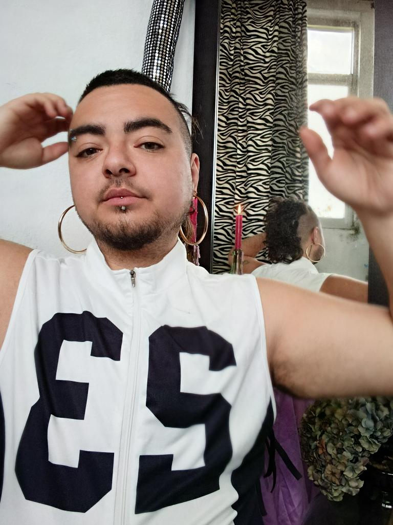 645449929: Transexual en Pontevedra