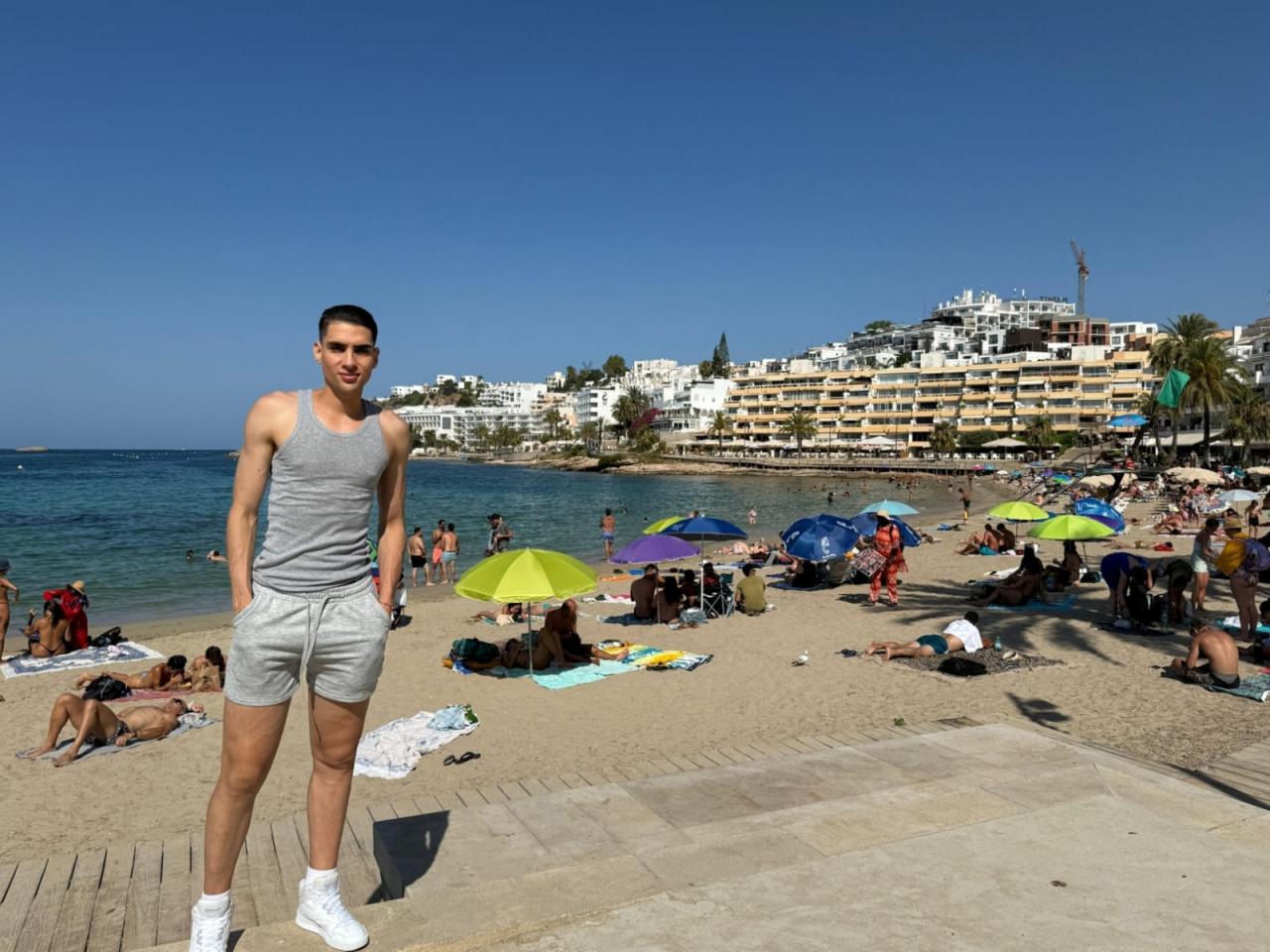 607589451: Chico busca chica en Madrid