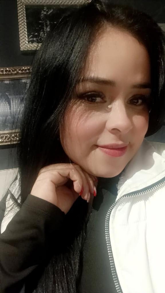 679569352: Chica busca chico en Cádiz