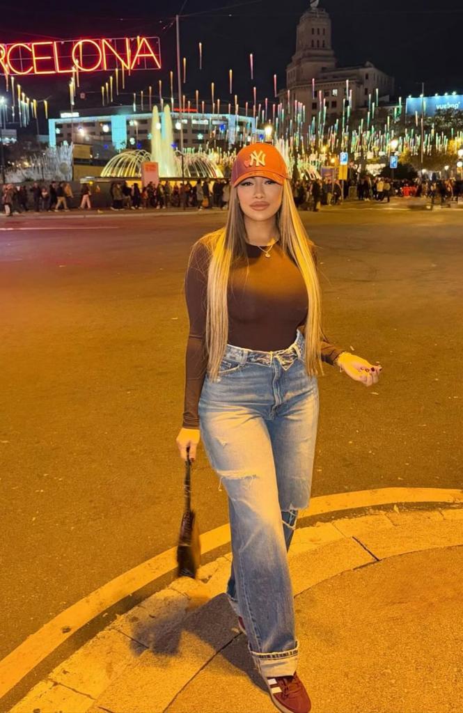 651621908: Chica busca chico en Barcelona