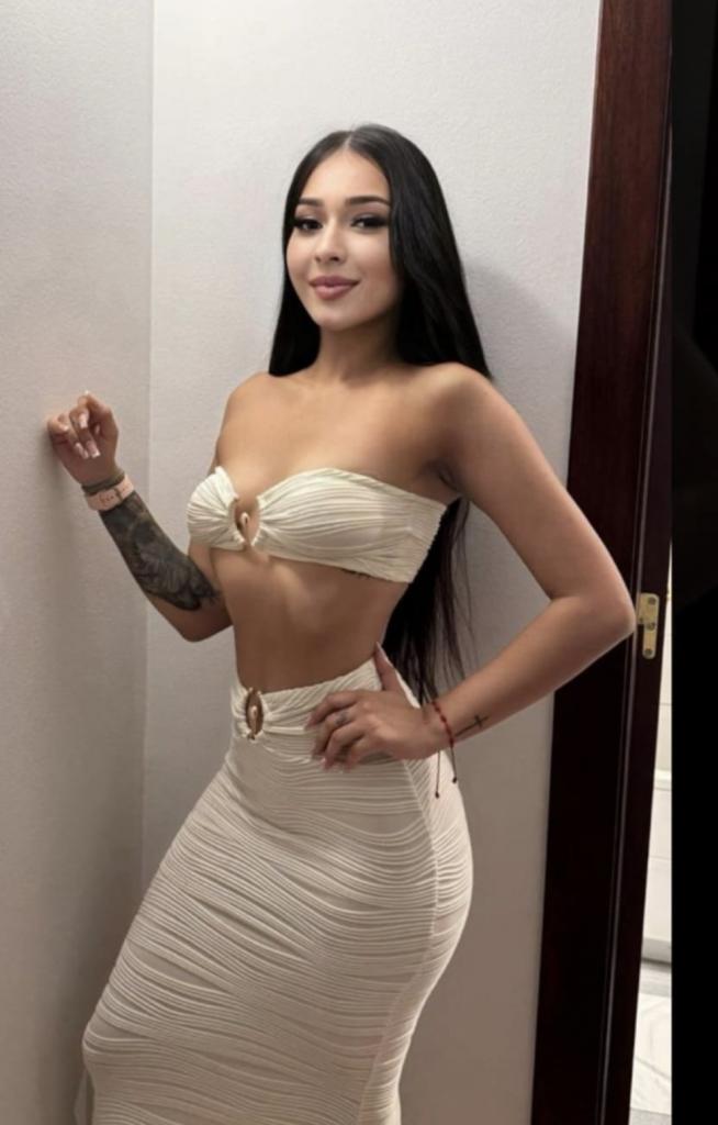 651621908: Chica busca chico en Barcelona