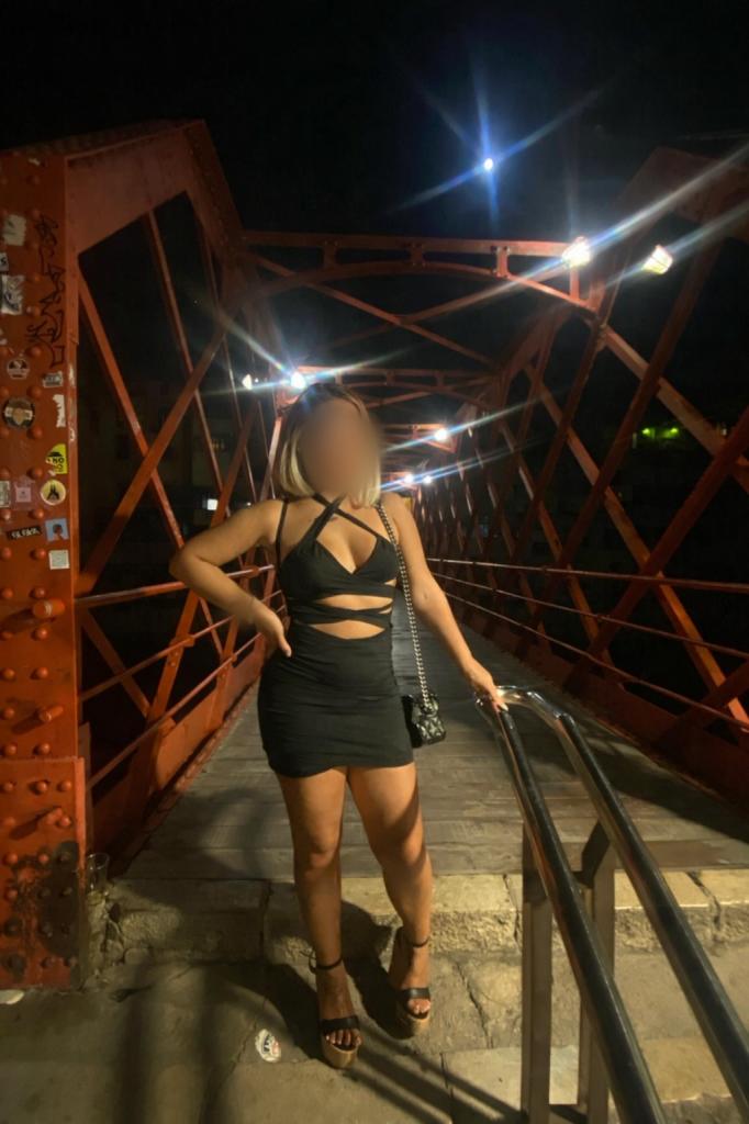 624239289: Chica busca chico en Gerona