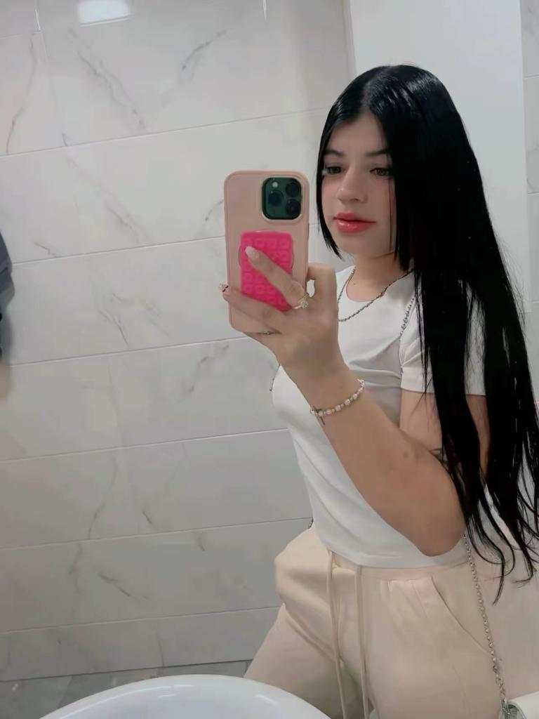 631985299: Chica busca chico en Madrid