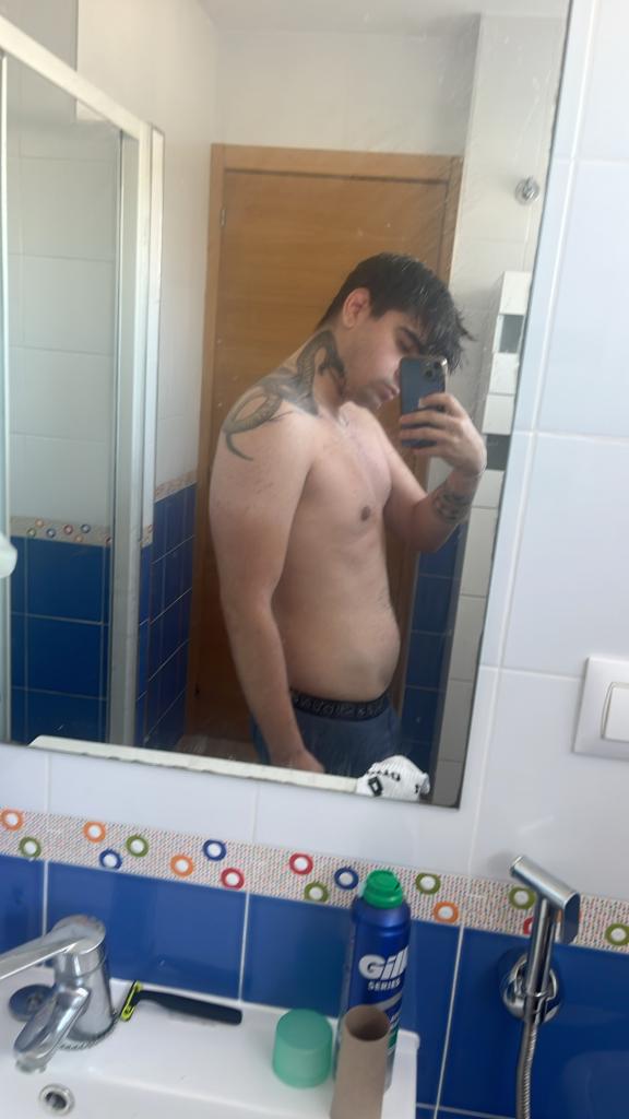 Chico busca chica en Málaga: 