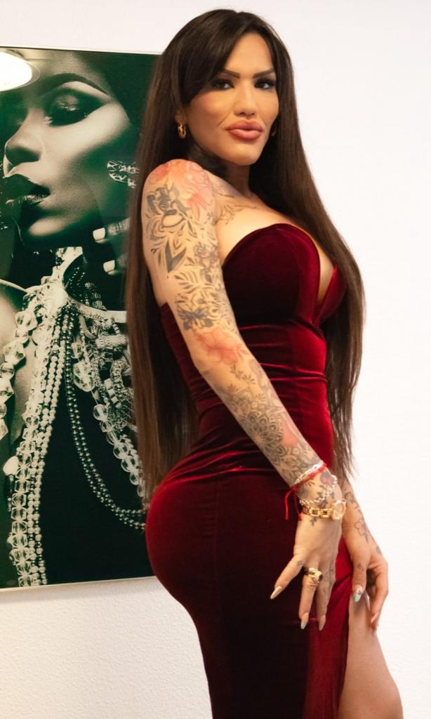 697217910: Travesti en Málaga