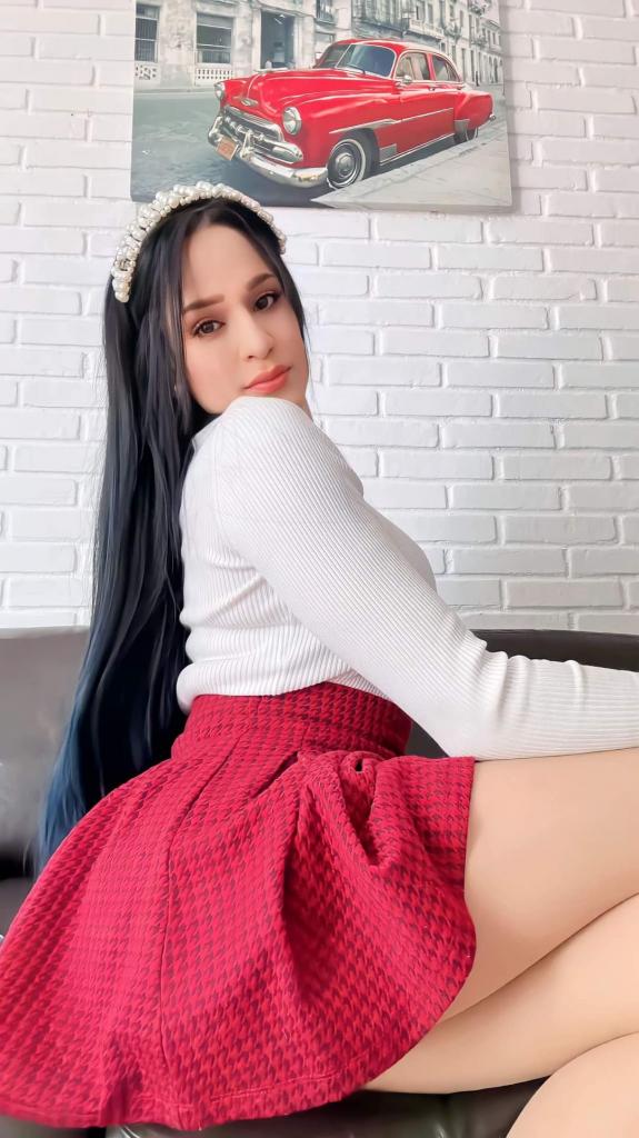 610477739: Travesti en Cádiz