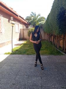 641990148: Chica busca chico en Madrid