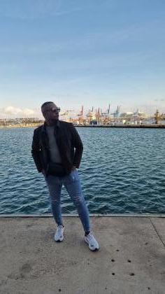 611398182: Chico busca chica en Valencia