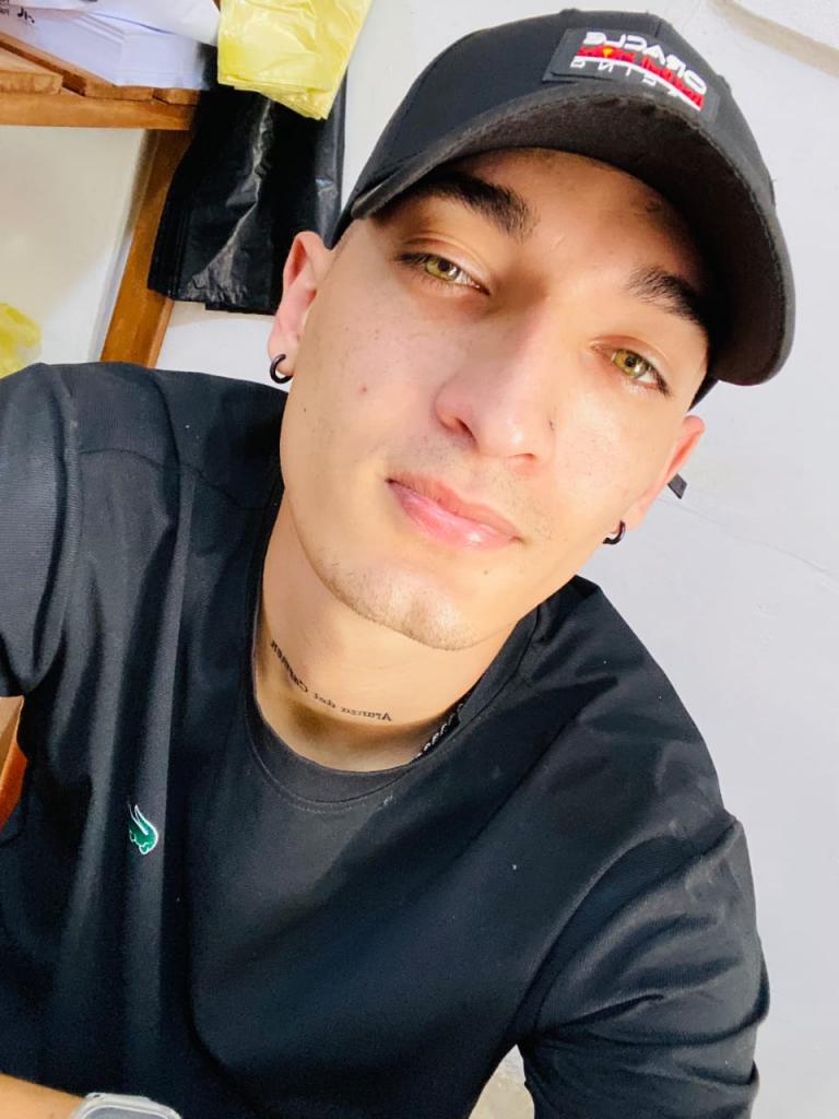 Chico busca chica en Cádiz: 