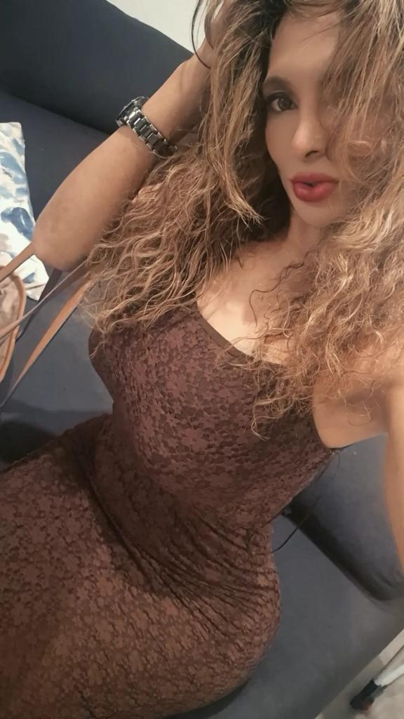 613439052: Travesti en Cáceres