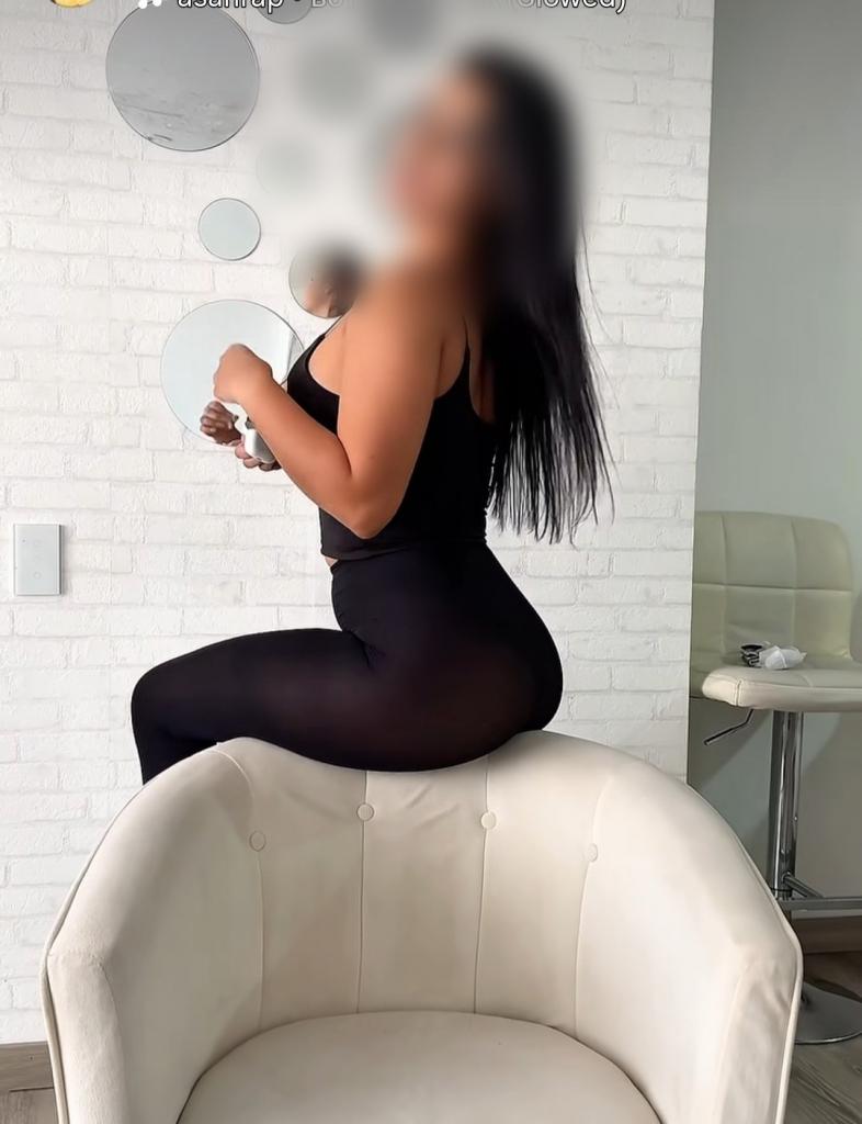 Chica busca chico en La Coruña: 