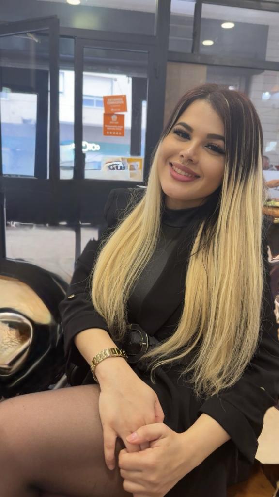 632945985: Chica busca chico en Gerona