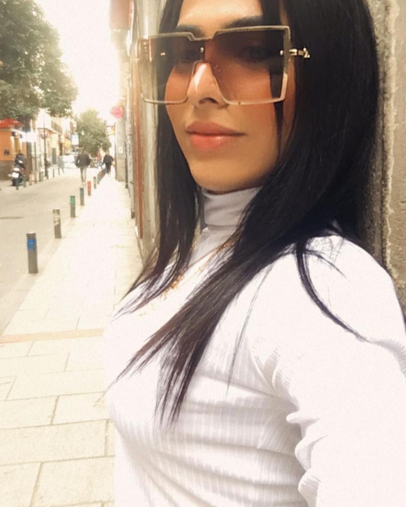 685842618: Travesti en Barcelona