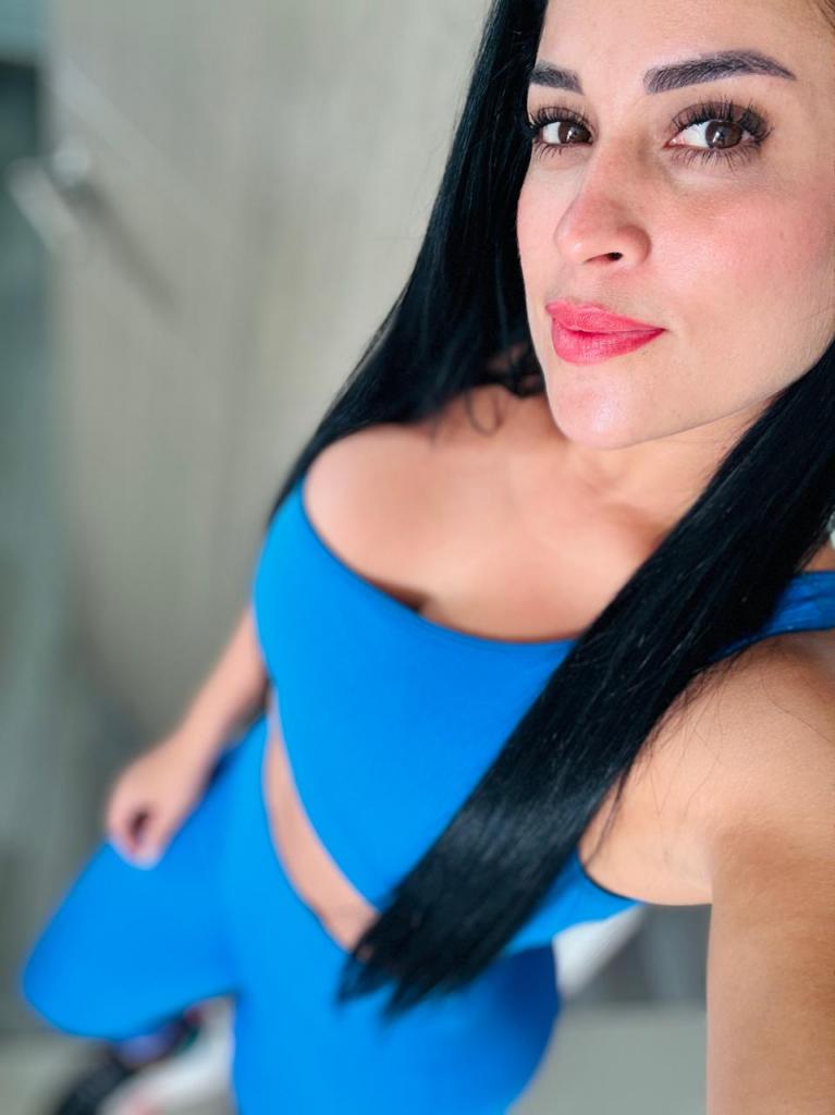 641049206: Chica busca chico en Granada