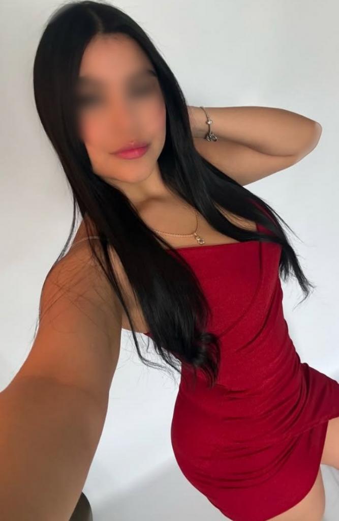 684708461: Chica busca chico en Madrid